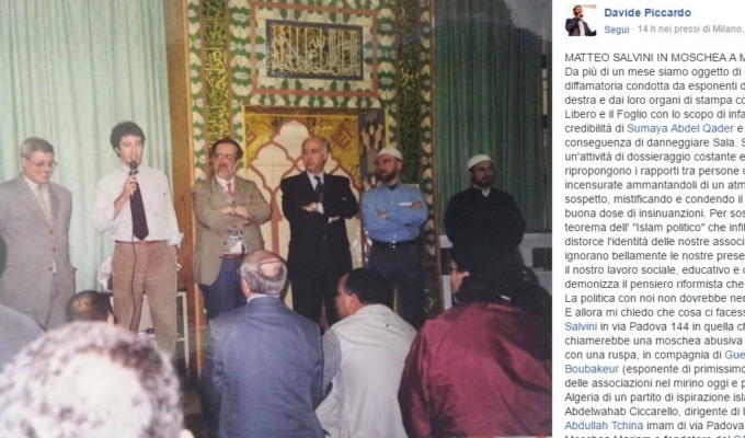 Matteo Salvini foto in moschea