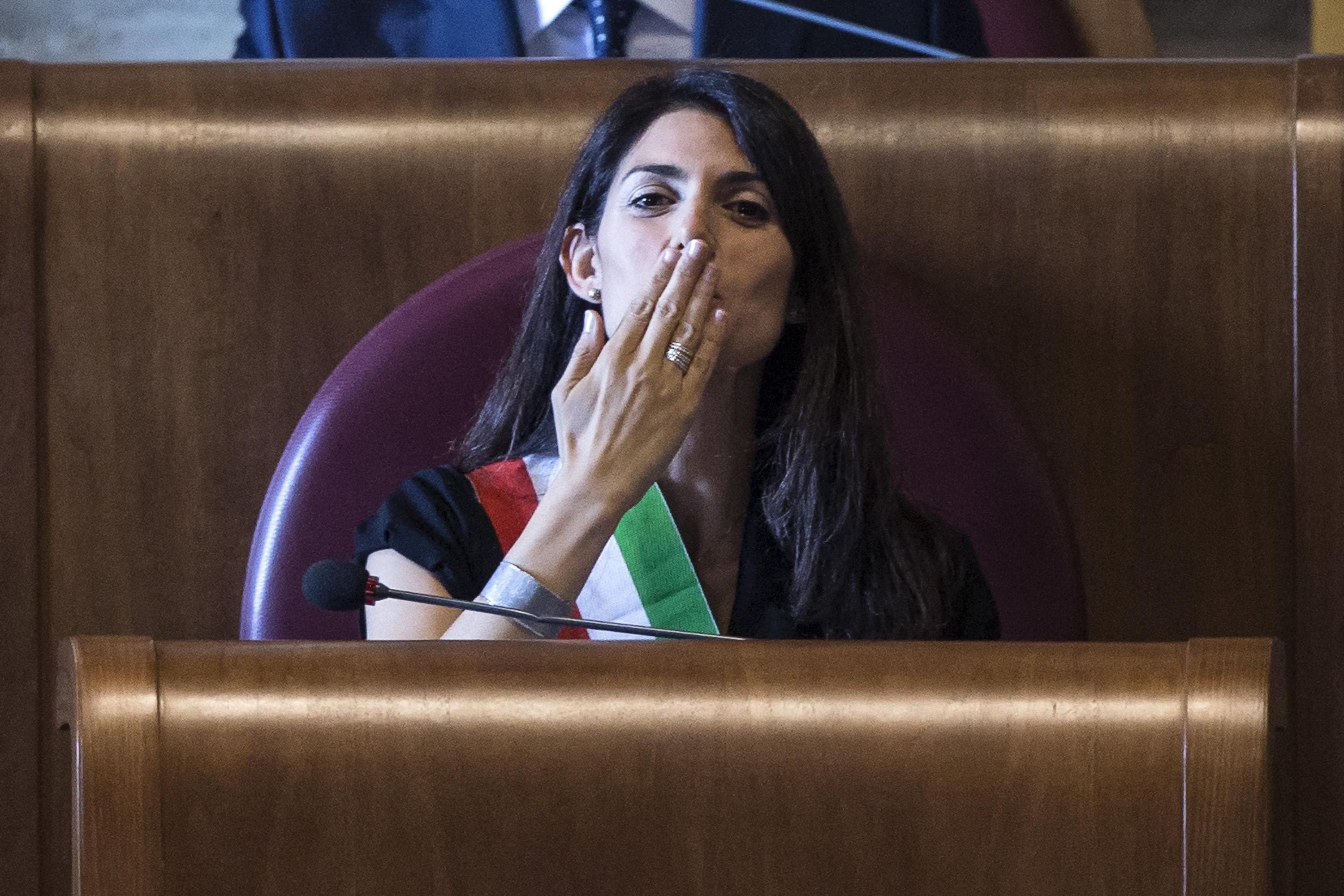 Virginia Raggi Il Debutto Prima Seduta Capitolina