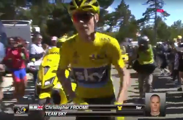 chris froome corre piedi tour de france