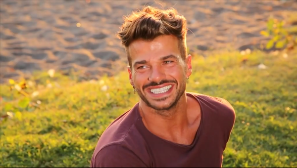 Claudio Sona è il primo tronista gay di Uomini e Donne