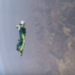 Salto senza paracadute video