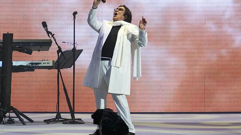 stasera in tv, renato zero