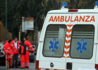suicidio Genova