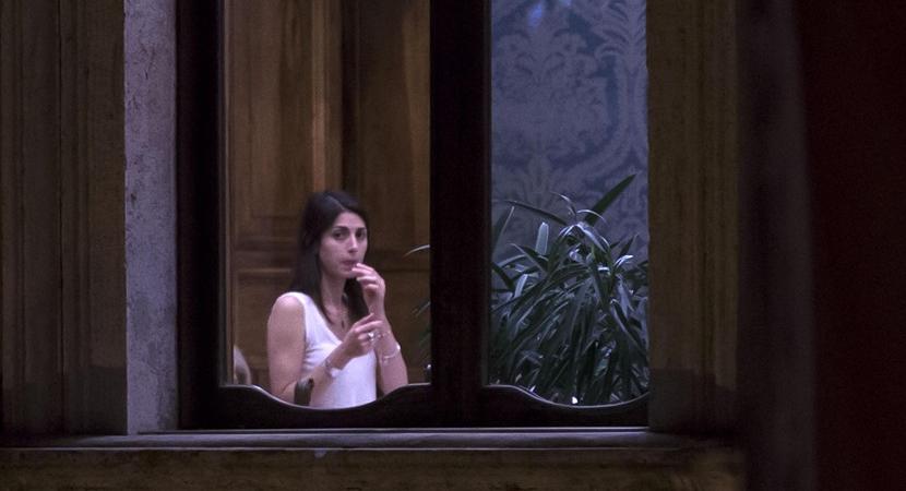 Virginia Raggi crisi