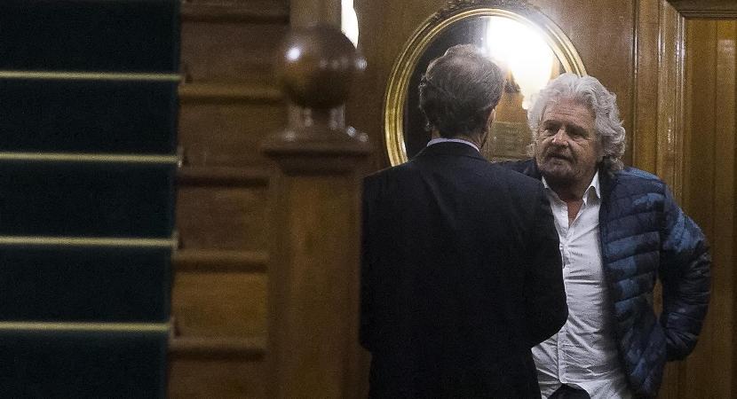 Beppe Grillo Luigi Di Maio rivolta