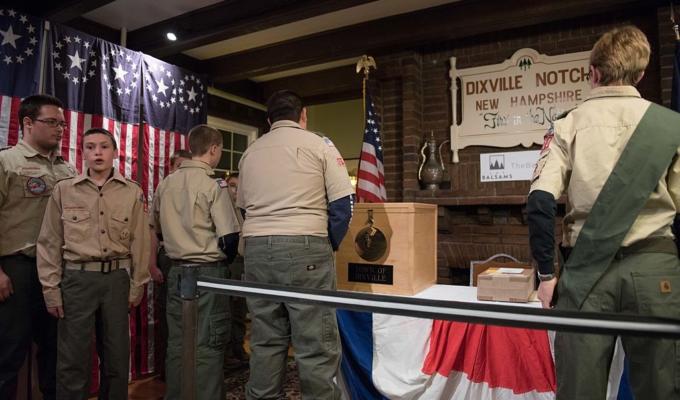 Hillary Clinton vince a Dixville Notch