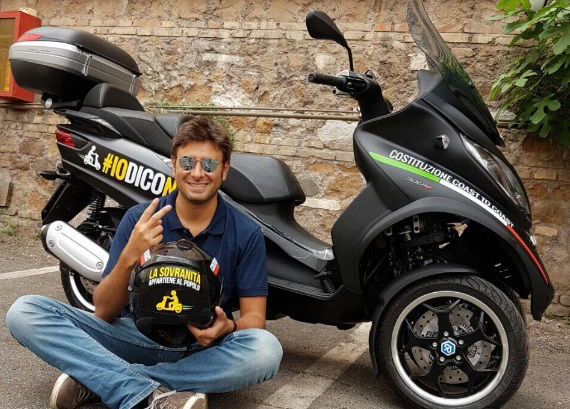 alessandro di battista moto