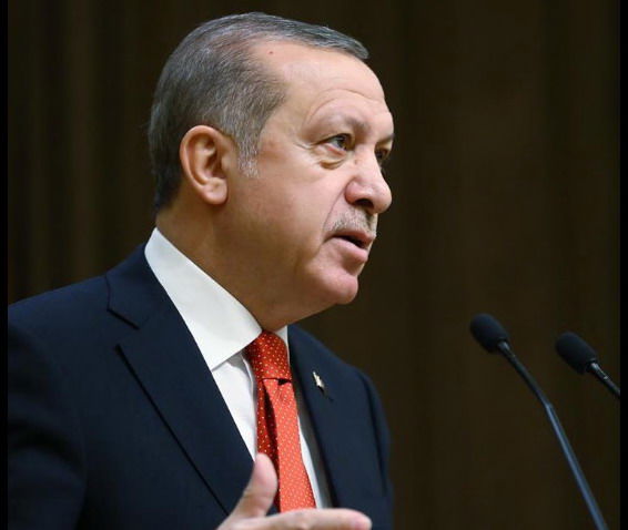 Erdogan: «I terroristi dell’Isis non scapperanno». Ma ci sono jihadisti tra le milizie che lo appoggiano