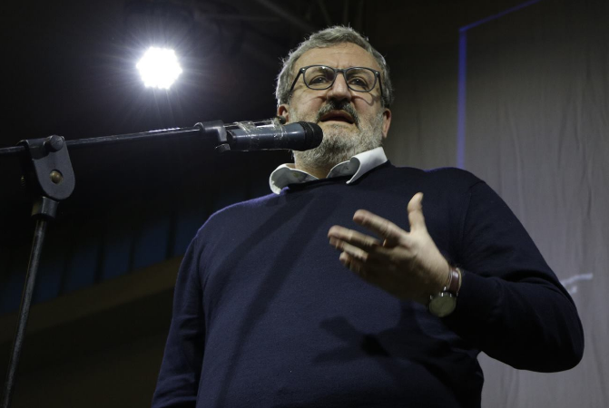 Emiliano contro Renzi