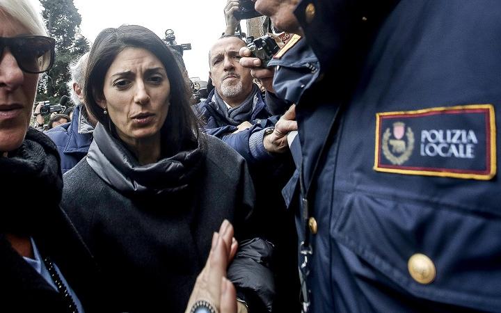 politici a sua insaputa