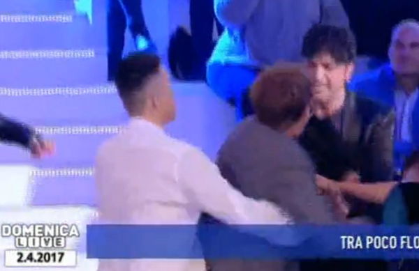 Domenica Live, la rissa in diretta tra Filippo Facci e l’avvocato di Ilona Staller | VIDEO