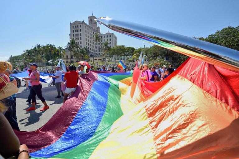 Il primo passo verso la legge anti-omofobia: approvati i 4 milioni per le vittime di discriminazione
