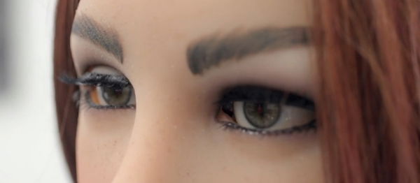 Lei è Harmony, conosce la data del tuo compleanno e fa sesso con te tutte le volte che vuoi