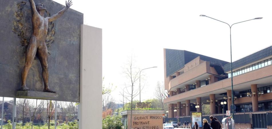 Pacco bomba Torino