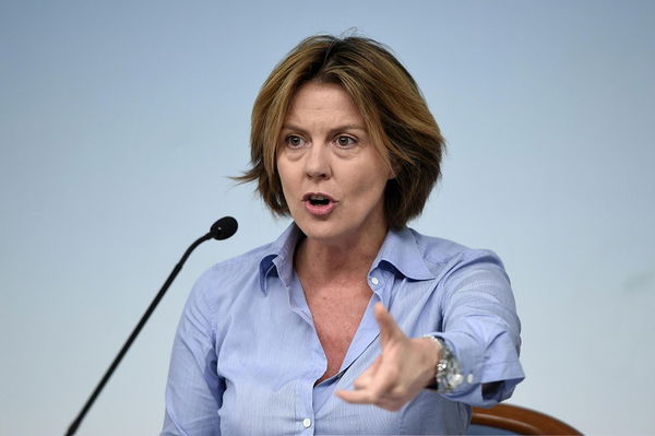 Vaccini, Beatrice Lorenzin e la bufala dell’Austria che invita a non andare a Gardaland