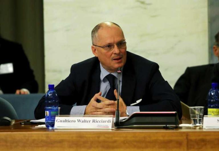 Alla fine, Walter Ricciardi si è dimesso