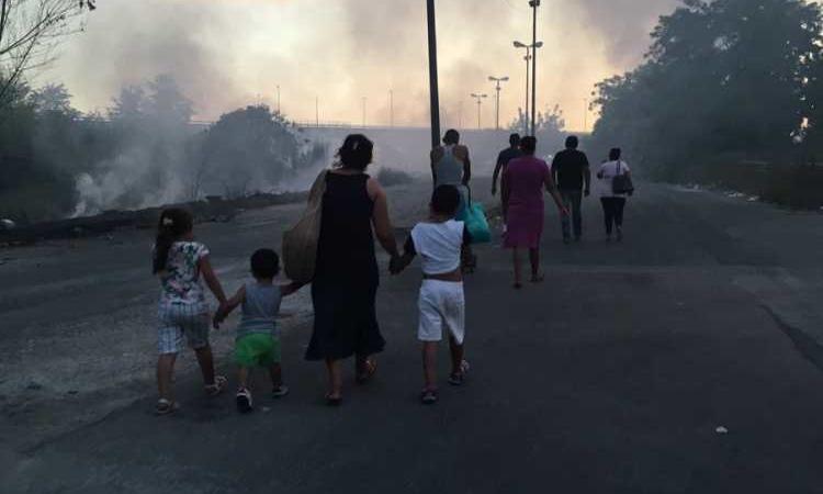 incendio campo rom Scampia