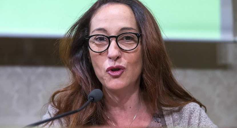 Paola Taverna contro Walter Ricciardi