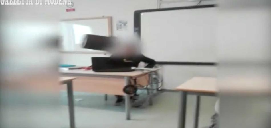 cestino contro prof