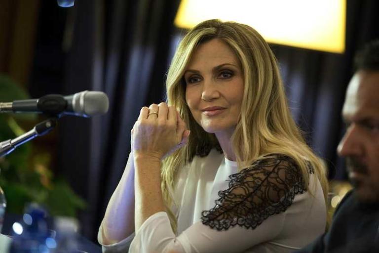 Lorella Cuccarini vuole parlare di Bibbiano: «Noi dello spettacolo fondamentali per tenere alta l’attenzione»