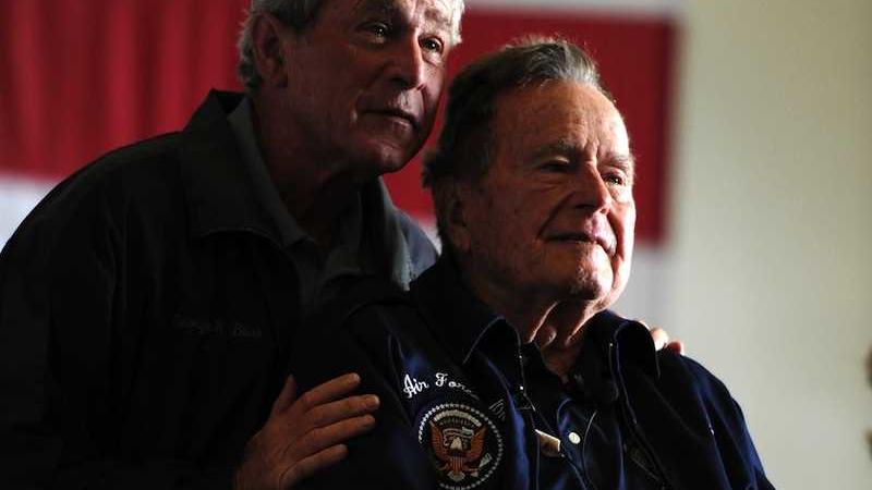 accuse di molestie a Bush senior