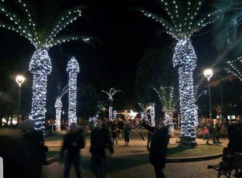 6. "Tropical Christmas Nail Art with Palm Trees and Lights" - wide 10