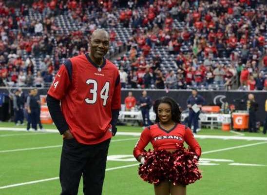Simon Biles cheerleader