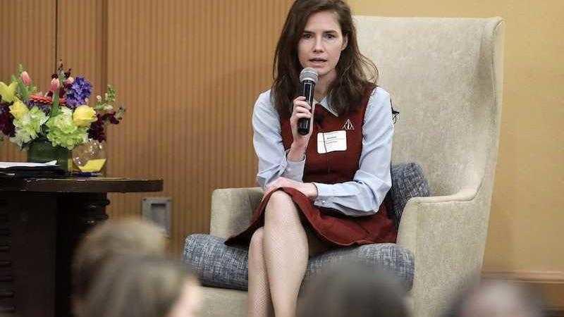 show di Amanda Knox sulla discriminazione di genere