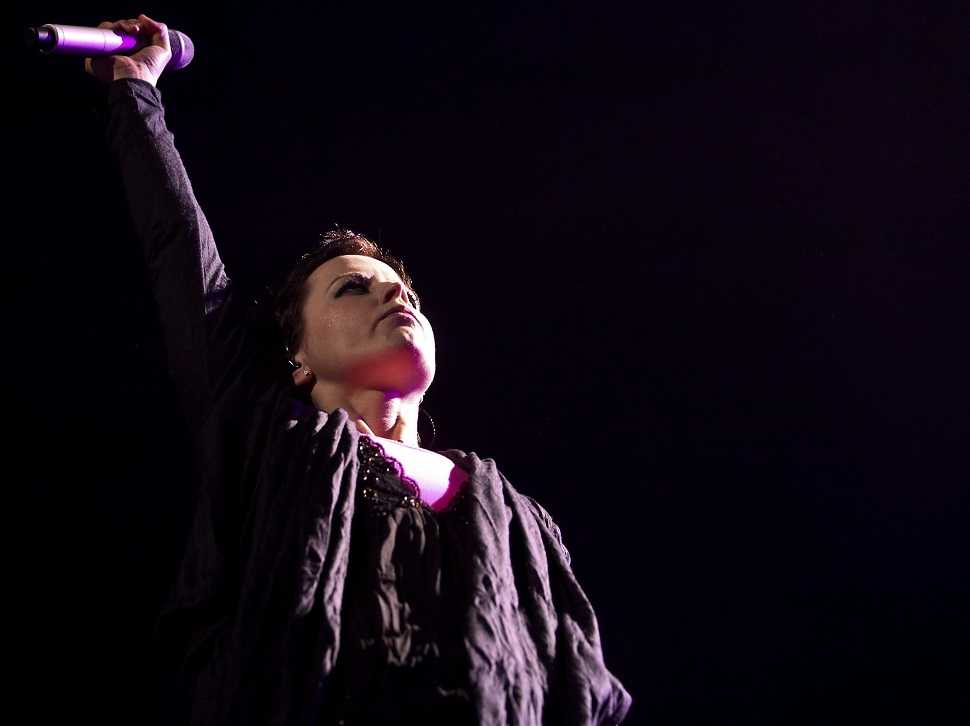 Dolores dei Cranberries è annegata dopo l’intossicazione da alcol, escluso il suicidio article-post
