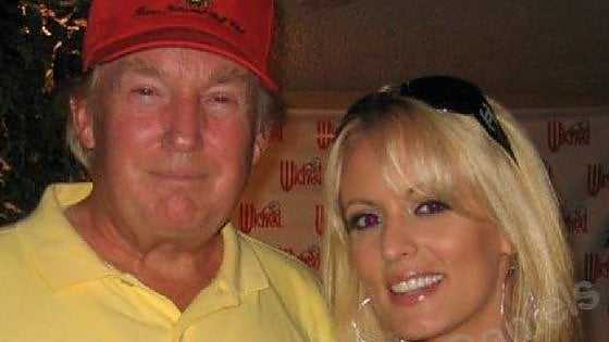 Trump a luci rosse: «Con 130mila dollari pagò il silenzio di una pornostar con cui era andato a letto»