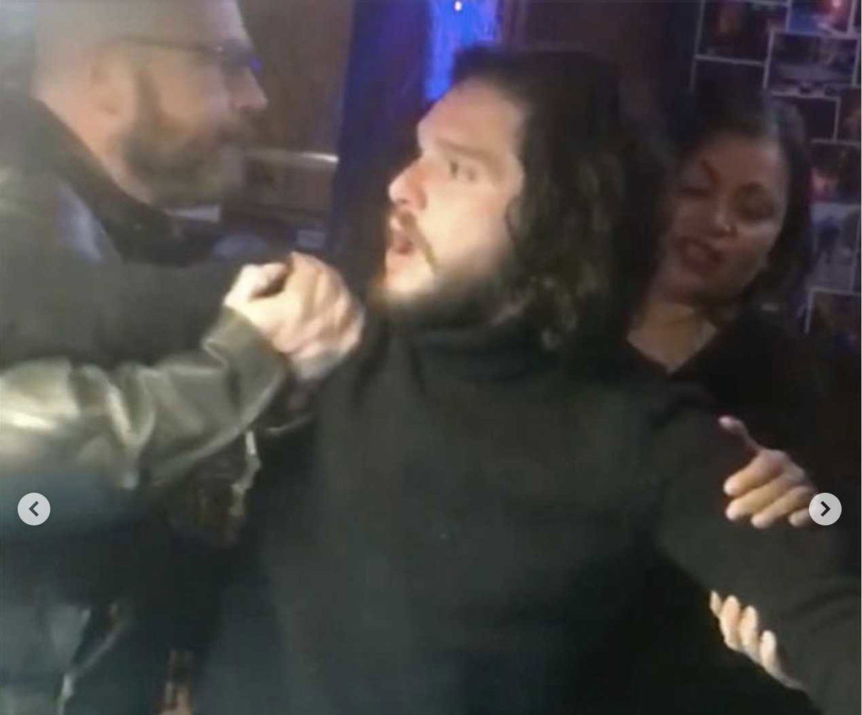 Game of Thrones, Kit Harington allontanato da un bar perché ubriaco | VIDEO article-post