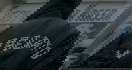 La dichiarazione di «orgoglio gay» nell’ultima clip di Liberato: un altro indizio sulla sua identità? article-post