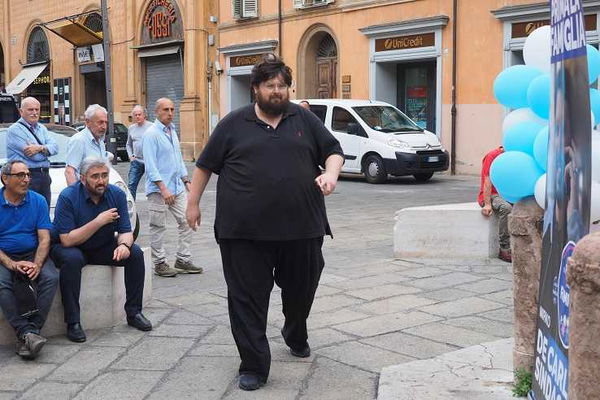 Mario Adinolfi nega che i gay si uccidano perché bullizzati per la loro omosessualità