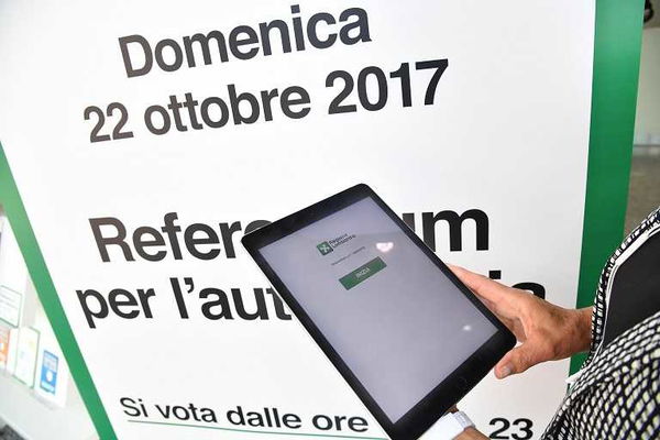 I tablet per il referendum della Lombardia non sono utilizzabili dalle scuole
