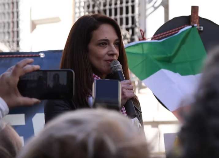 Asia Argento: «In Italia sulle molestie siamo nel Medioevo» | VIDEO article-post