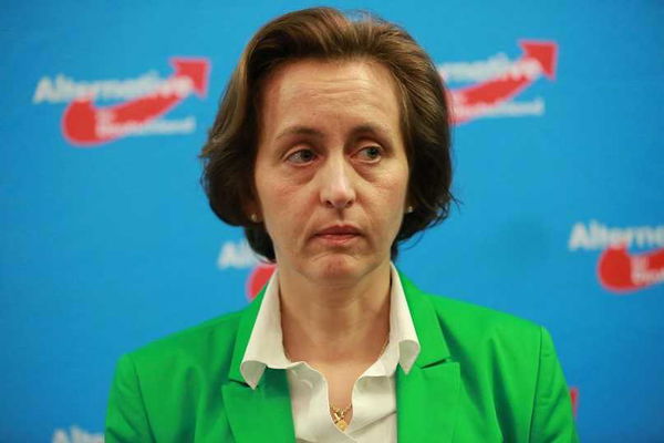 Beatrix von Storch sospesa da Twitter e Facebook per un attacco agli stupratori di gruppo musulmani