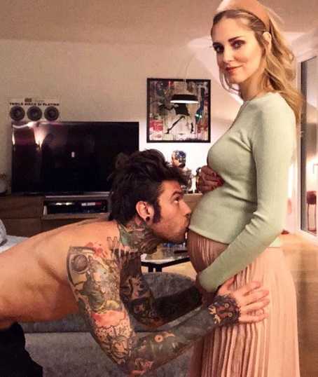 Chiara fa vedere (nuovamente) il pancione. E non va bene neanche stavolta