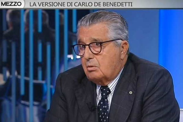 I giornalisti di Repubblica contro De Benedetti che in tv ha definito Scalfari «ingrato» | VIDEO