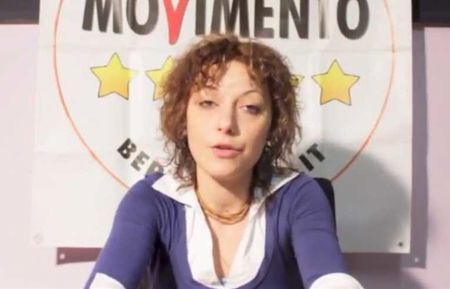 Va a prendere la figlia con l’auto di servizio, a Torino bufera sulla consigliera M5S article-post