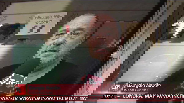 Voleva il personale 100% italiano. Chiude