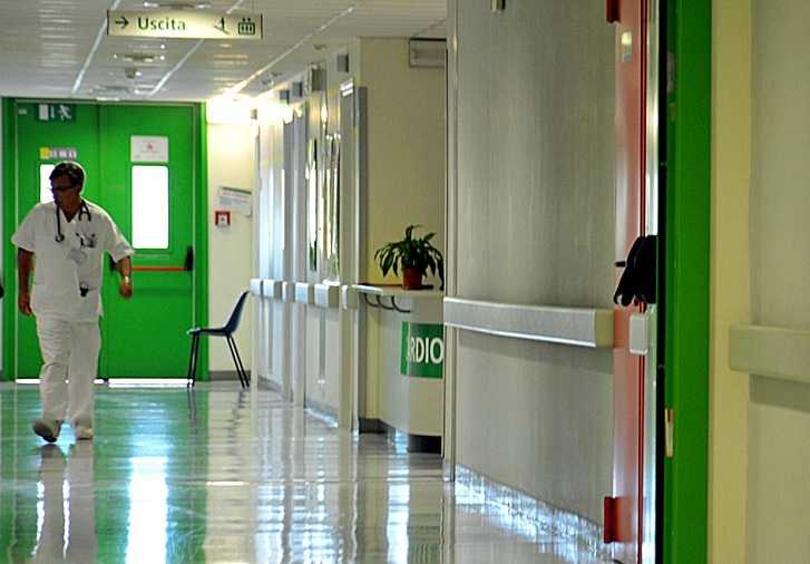È malata di tumore e si assenta per la chemio: le tagliano lo stipendio di 300 euro article-post