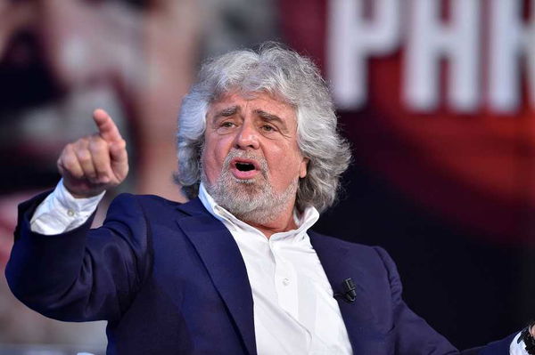 Beppe Grillo: «Le donne del Movimento sono diverse da quelle di Berlusconi, non la danno nemmeno ai mariti»