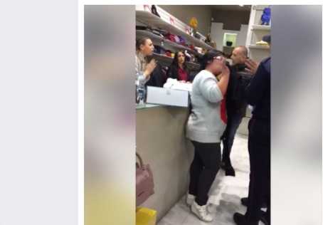 Reggia di Marcianise, la guida al video della donna furiosa per la «pelliccetta scolorita» | VIDEO article-post