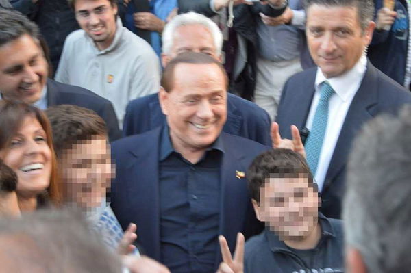 Ma quale coccolone. Silvio Berlusconi dice che «sta benissimo»