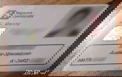 L’orrenda catena di WhatsApp con il tesserino di una dipendente Asl