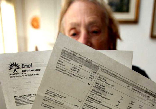 La bufala del consiglio di Altroconsumo di non pagare le bollette per protestare contro gli aumenti