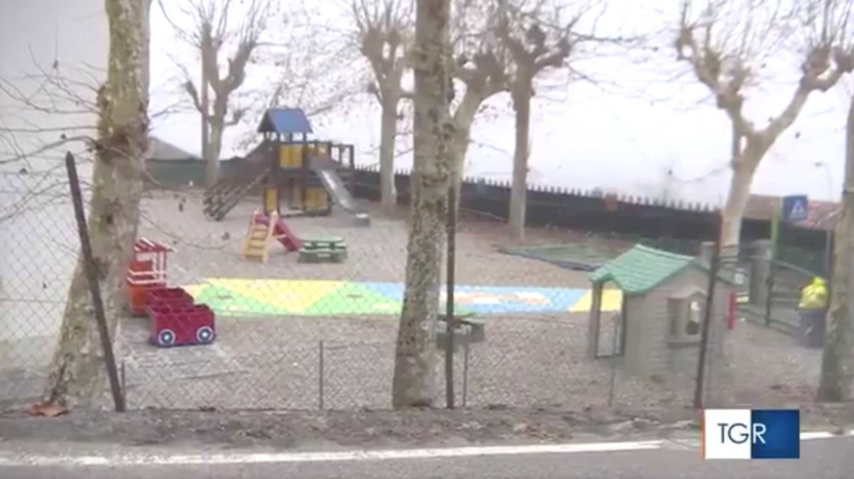 Incubo sulle Dolomiti, un uomo non identificato minaccia: «O mi fate una statua o regalo ai vostri bambini liquirizie piene di chiodi» article-post