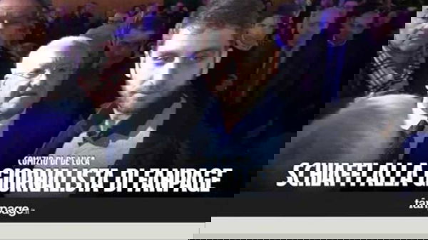 Il mondo del giornalismo non si indigna per l’aggressione alla cronista di Fanpage durante l’evento PD | VIDEO