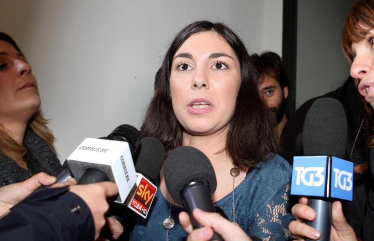 La nuova chat di Giulia Sarti e Casalino e l’altra donna della PostePay