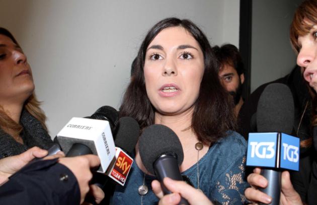 Giulia Sarti denuncia ancora il fidanzato dopo la vicenda dei rimborsi e delle sue foto hard in rete article-post